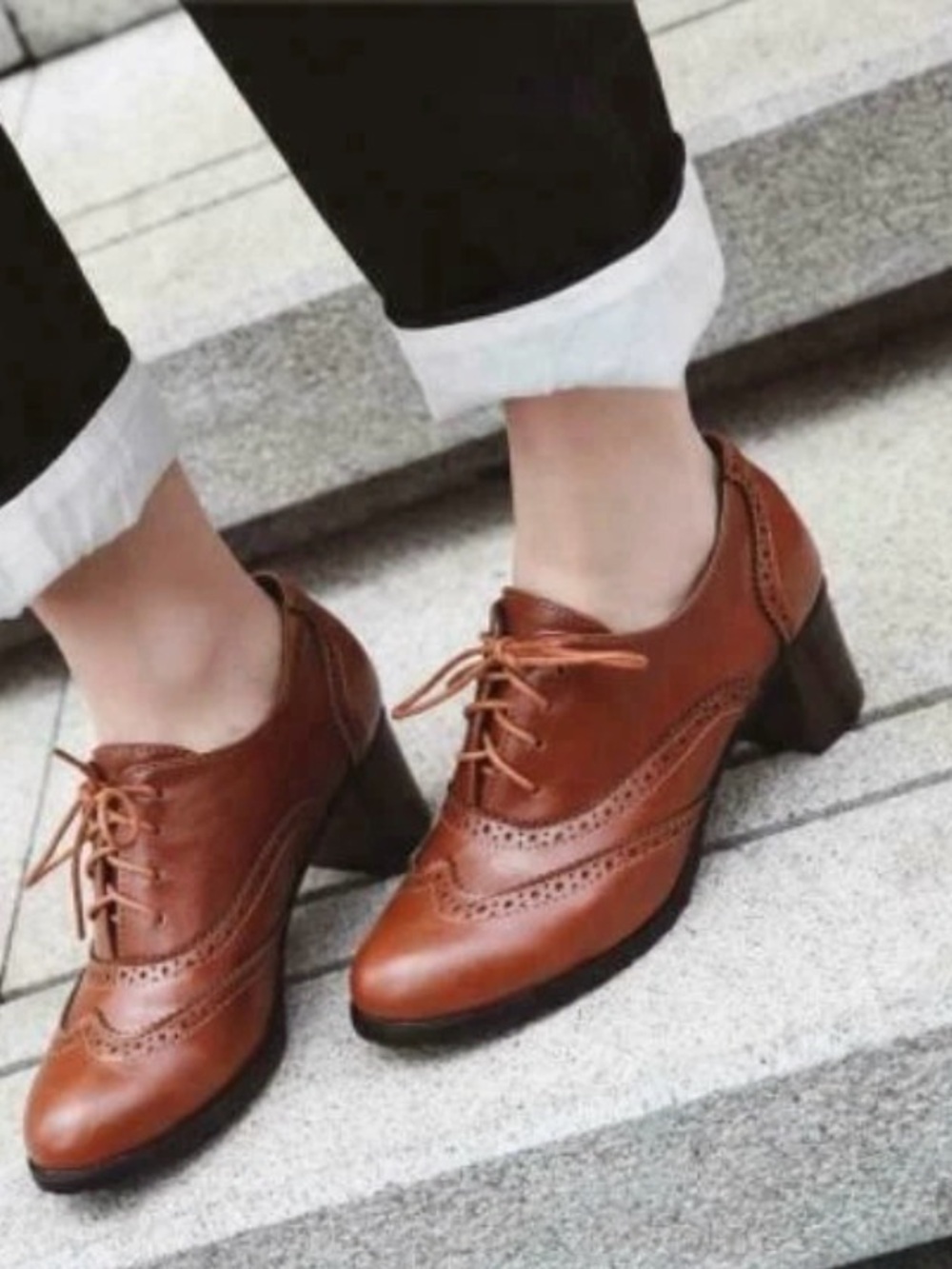 NWOB Women's Tan Faux Leather Wingtip Lace-Up Block Heel Oxfords